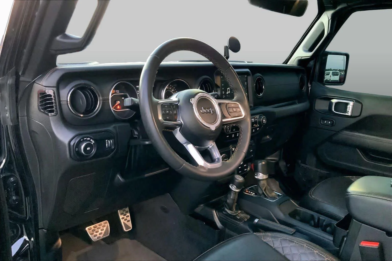 Used 2023 Black Clearcoat Jeep High Altitude image 28