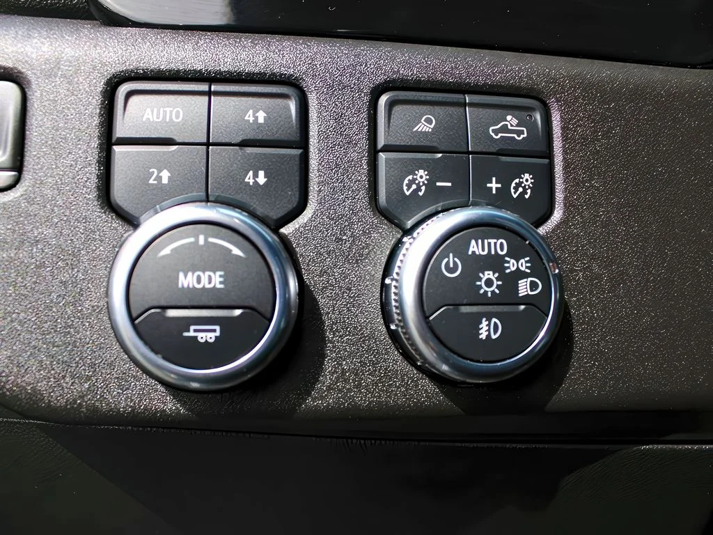 Used 2022 Onyx Black GMC Elevation image 16