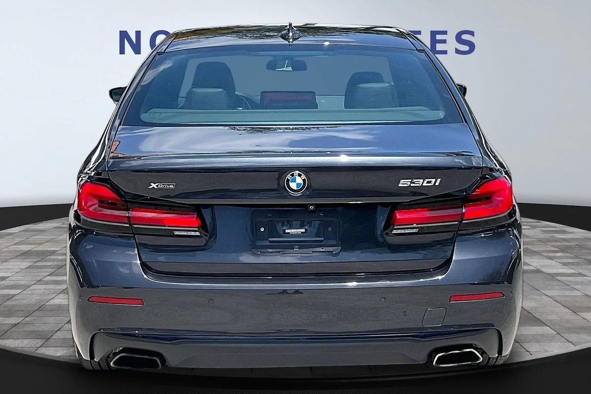 Used 2022  BMW i xDrive image 5