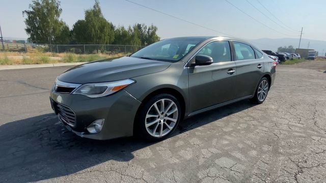 Used 2014 Cypress Pearl Toyota Limited image 4