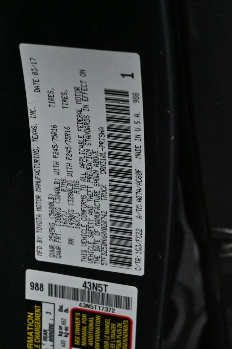 Used 2017 Magnetite Gray Metallic Toyota SR5 image 33