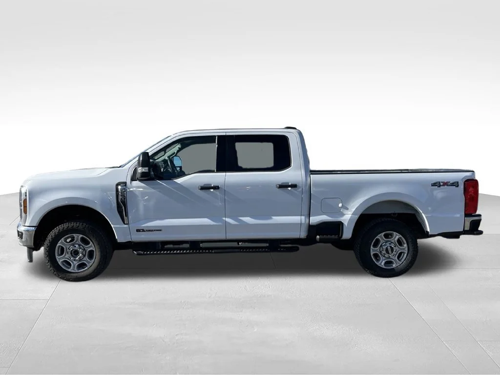 Used 2026 White Ford XL image 8