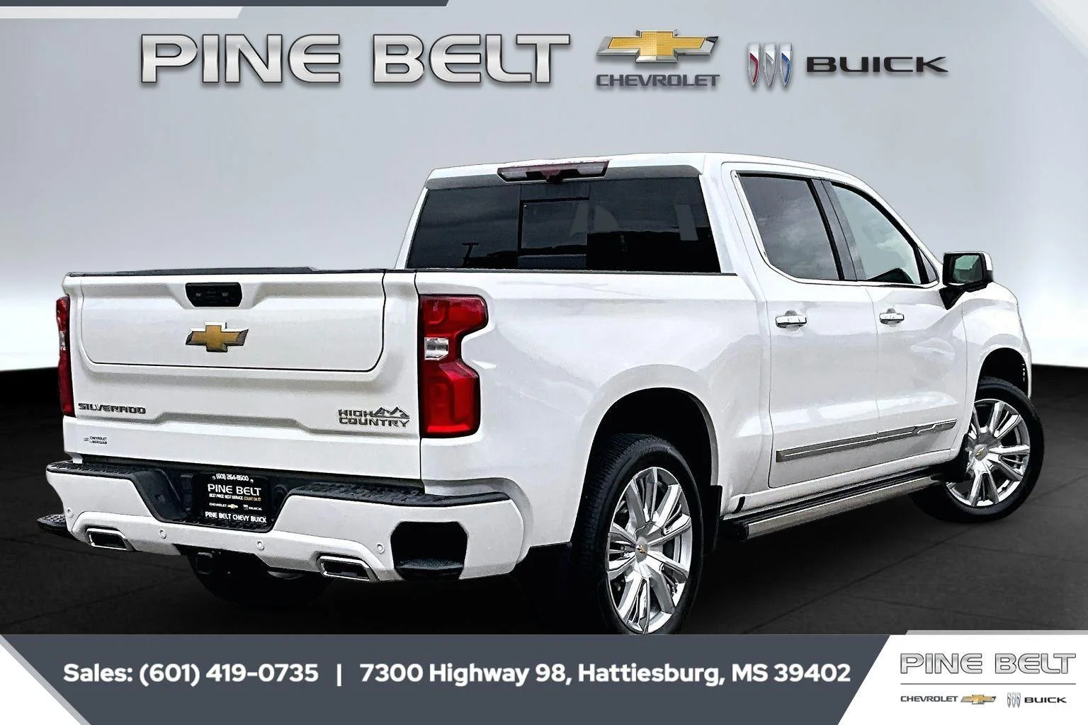 Used 2024 Iridescent Pearl Tricoat Chevrolet High Country image 12