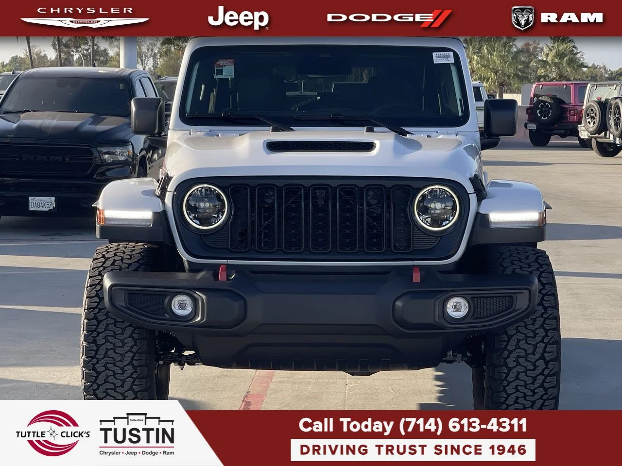 New 2027 Bright White Clear-Coat Paint Jeep Rubicon image 8