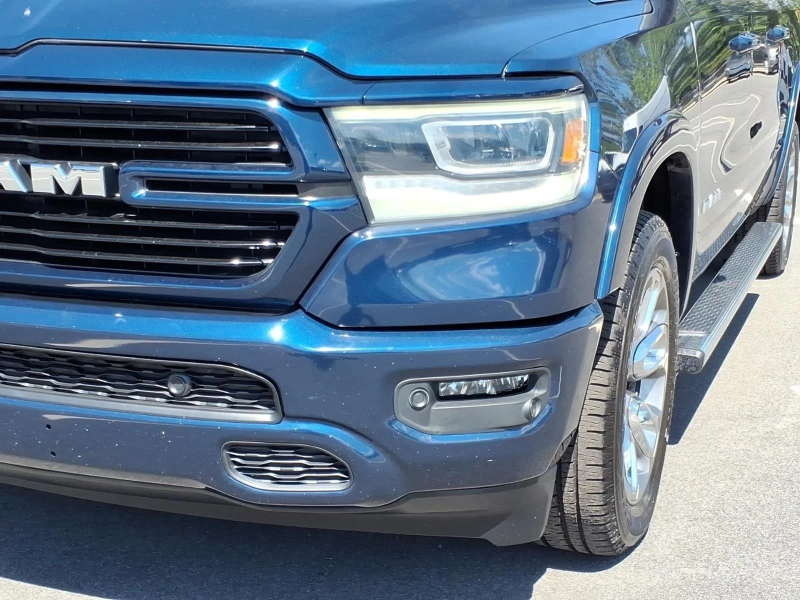 Used 2021 Patriot Blue Pearlcoat Ram Laramie image 16