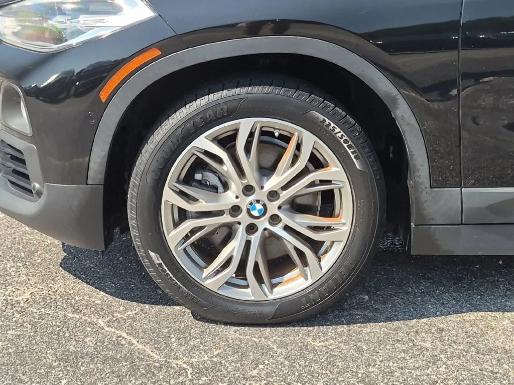 Used 2018 Black BMW sDrive28i image 11