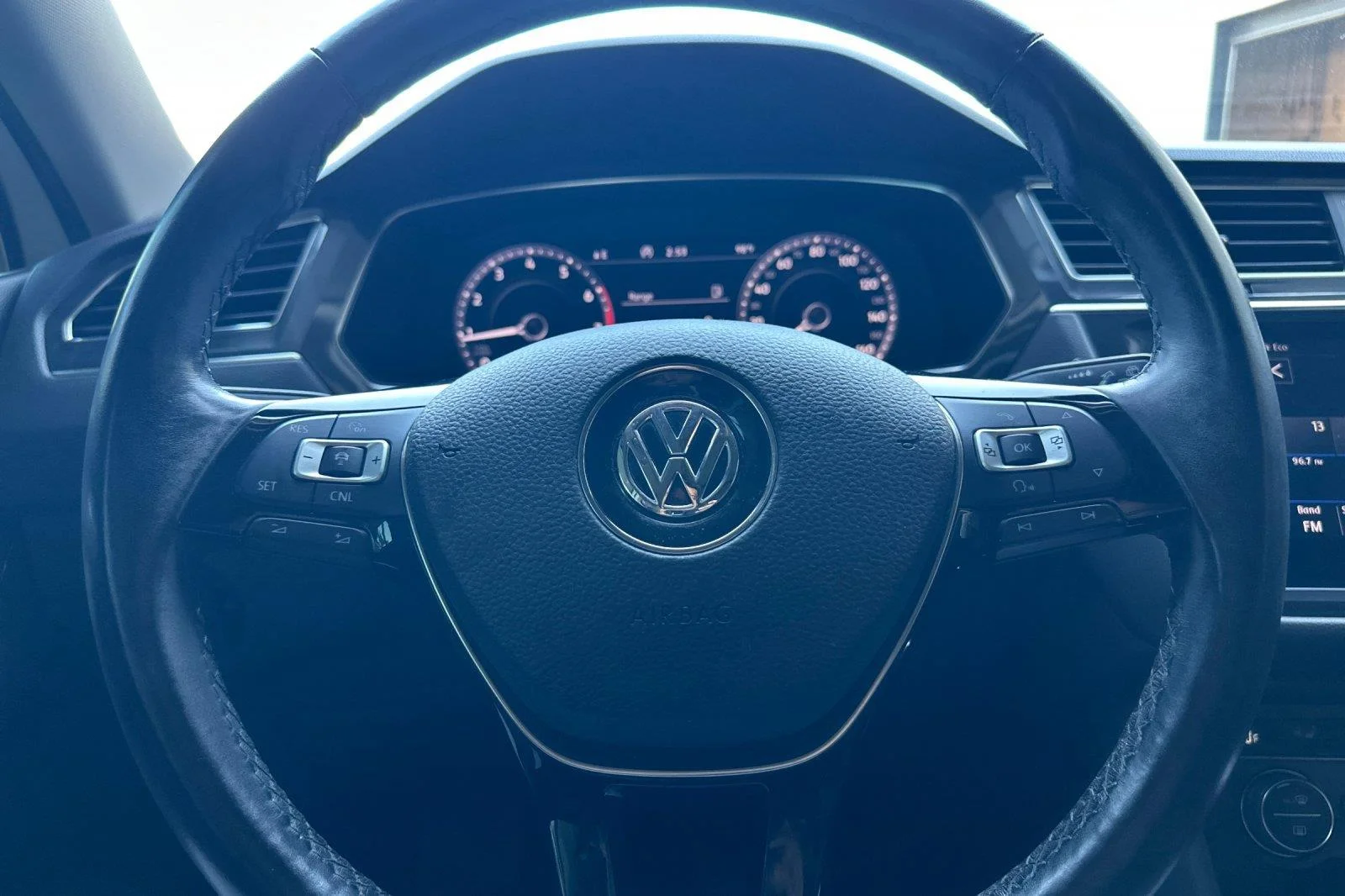 Used 2018 Pure White Volkswagen SEL Premium image 23