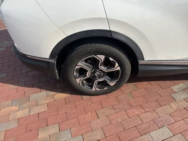 Used 2018 White Honda Touring image 15
