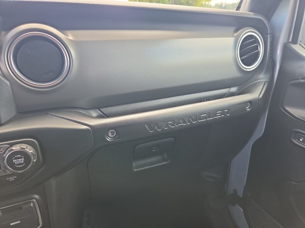 Used 2023 Silver Jeep Rubicon 4xe image 22