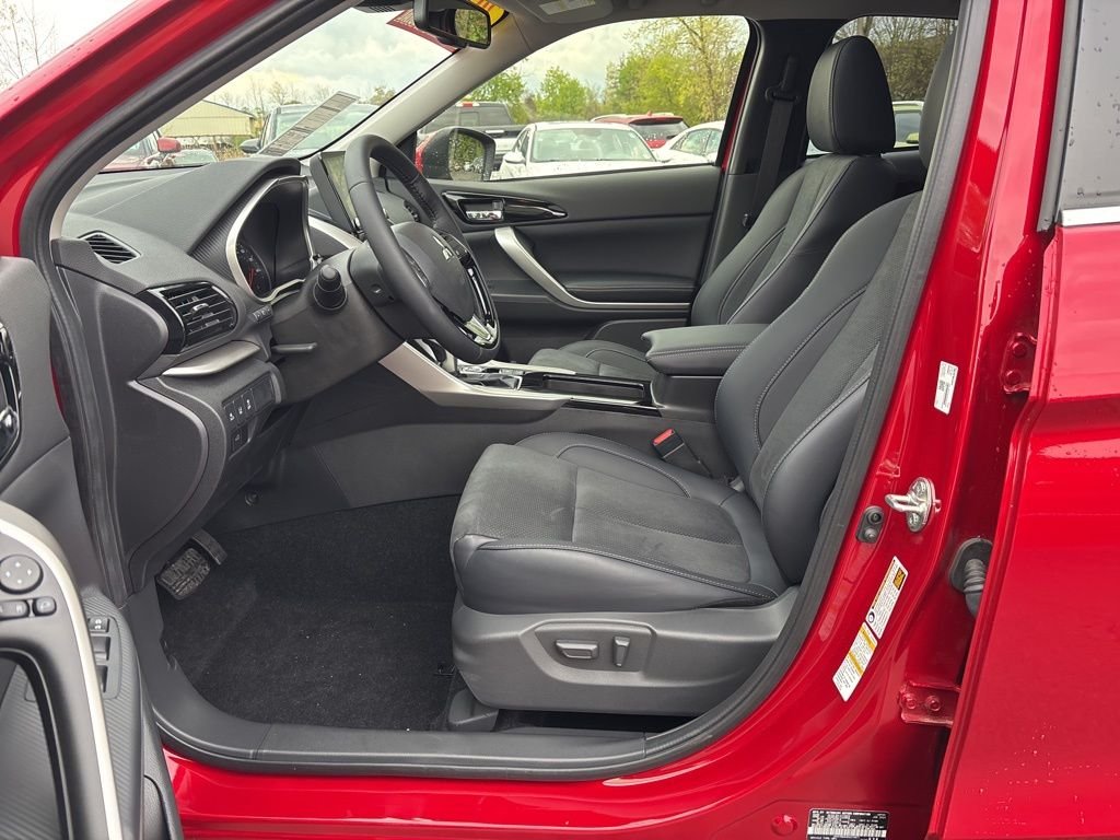 Used 2024 Red Mitsubishi SE image 8