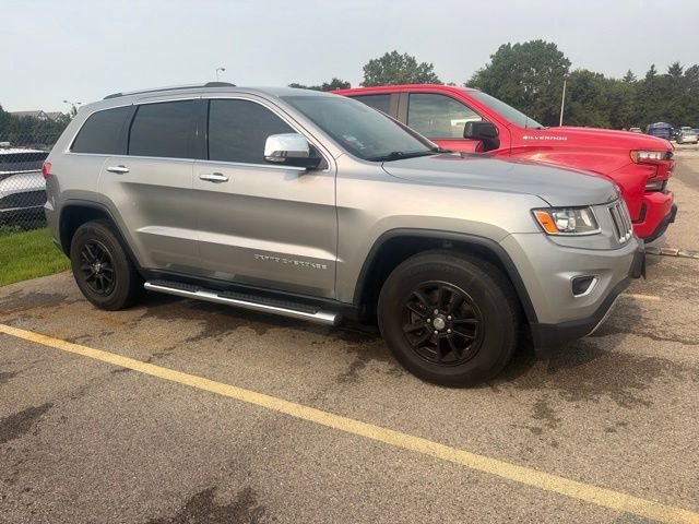 Used 2016 Silver Jeep Limited image 1