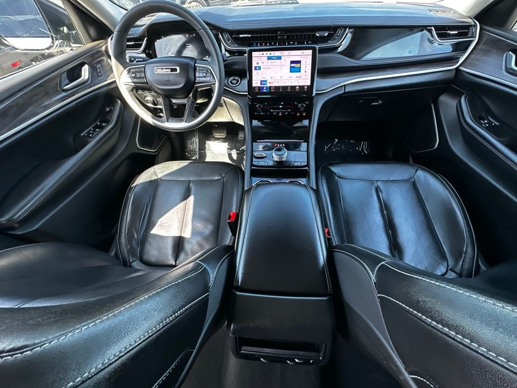 Used 2022 White Jeep 4xe image 16
