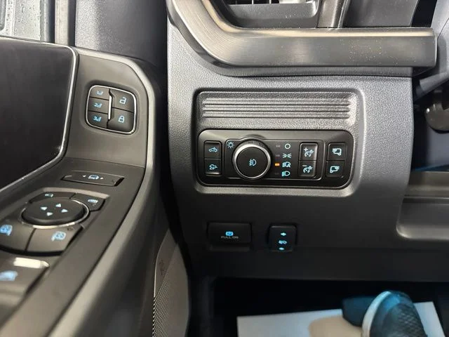 New 2026 Star White Metallic Tri-Coat Ford Lariat image 17