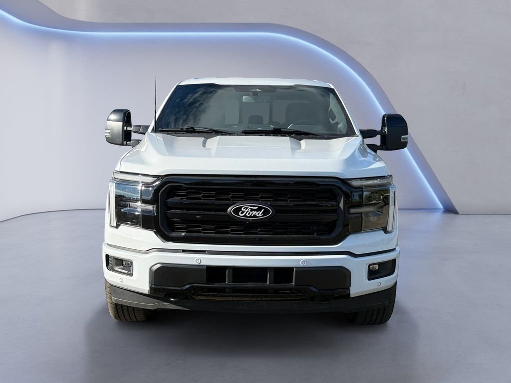 Used 2025  Ford Lariat image 9