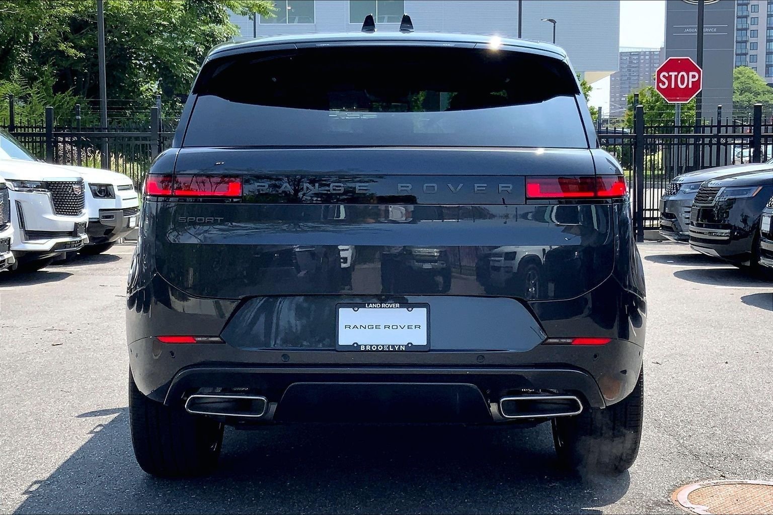 New 2026 Carpathian Grey Land Rover Dynamic SE image 4
