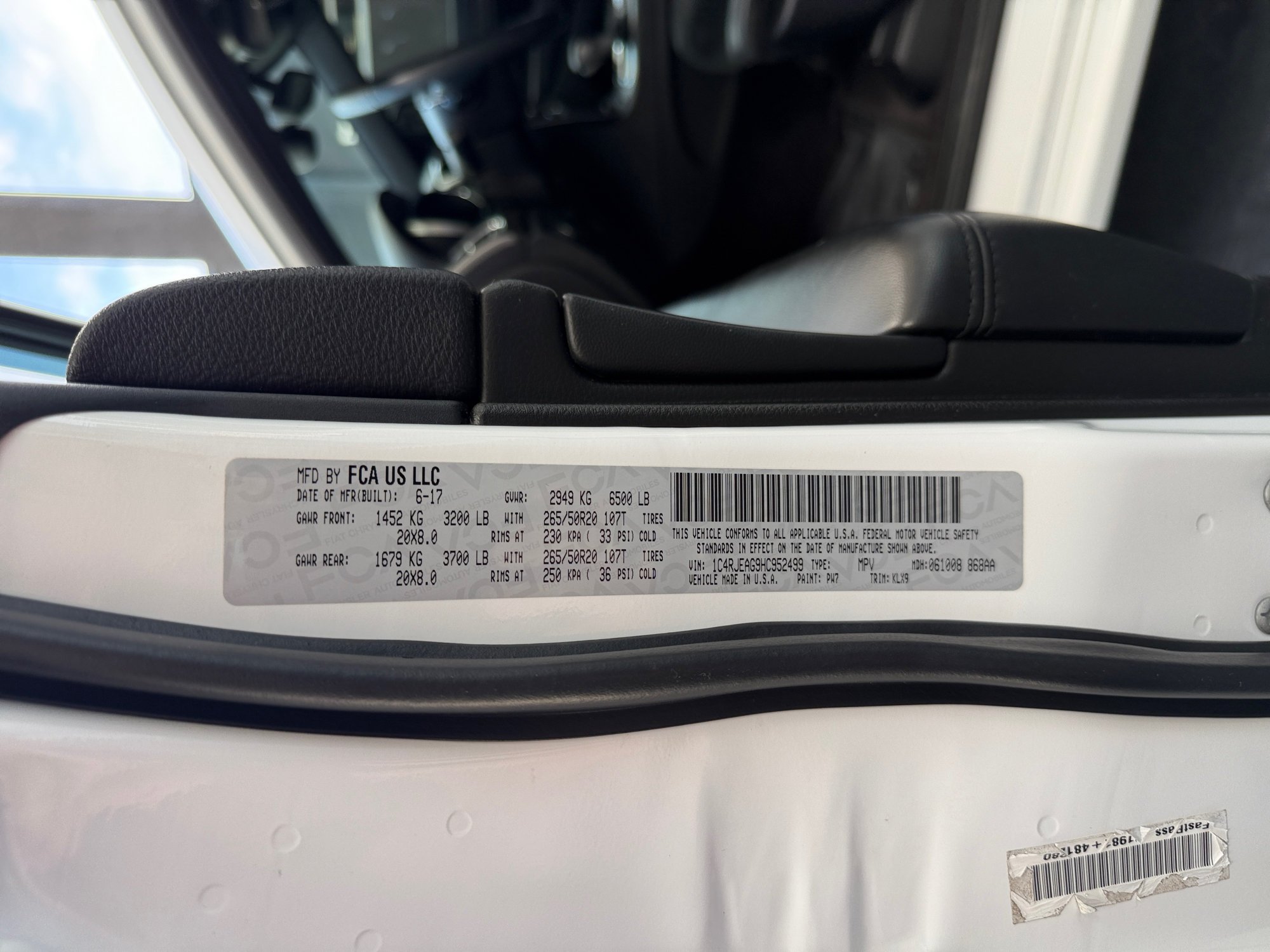 Certified Used 2017 Bright White Clearcoat Jeep Altitude image 24
