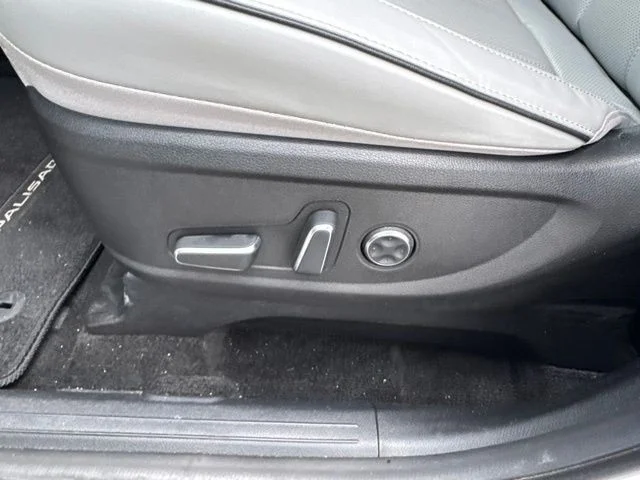 Used 2024 Hyper White Hyundai SEL 7P AWD image 15