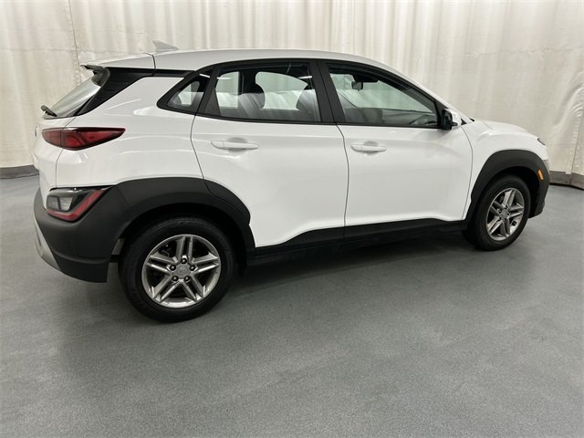 2023 Hyundai Kona SE photo 3