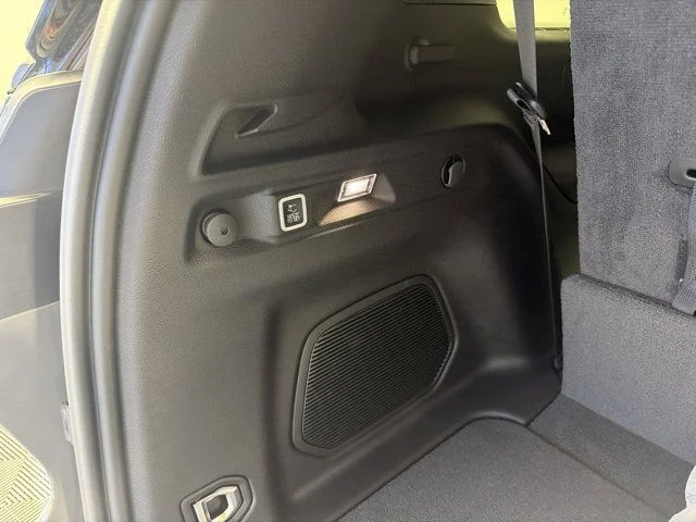 New 2027 Gray Jeep Limited Reserve image 12