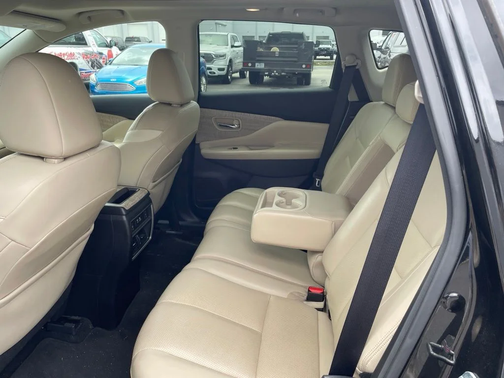 Used 2020 Black Nissan SL image 6