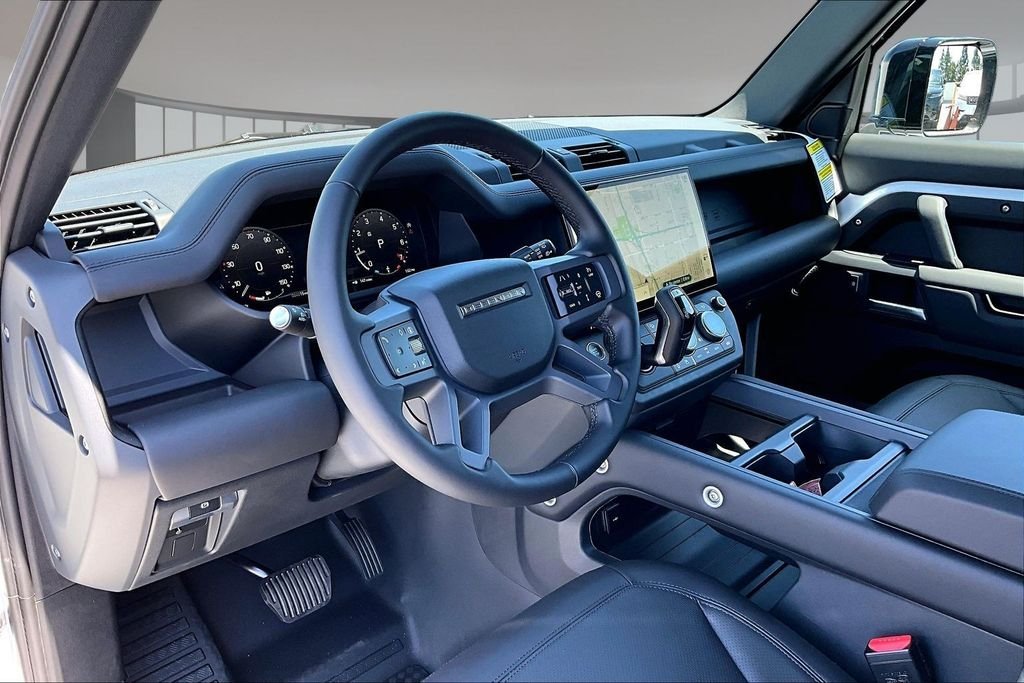 New 2026 FUJI WHITE Land Rover S image 7