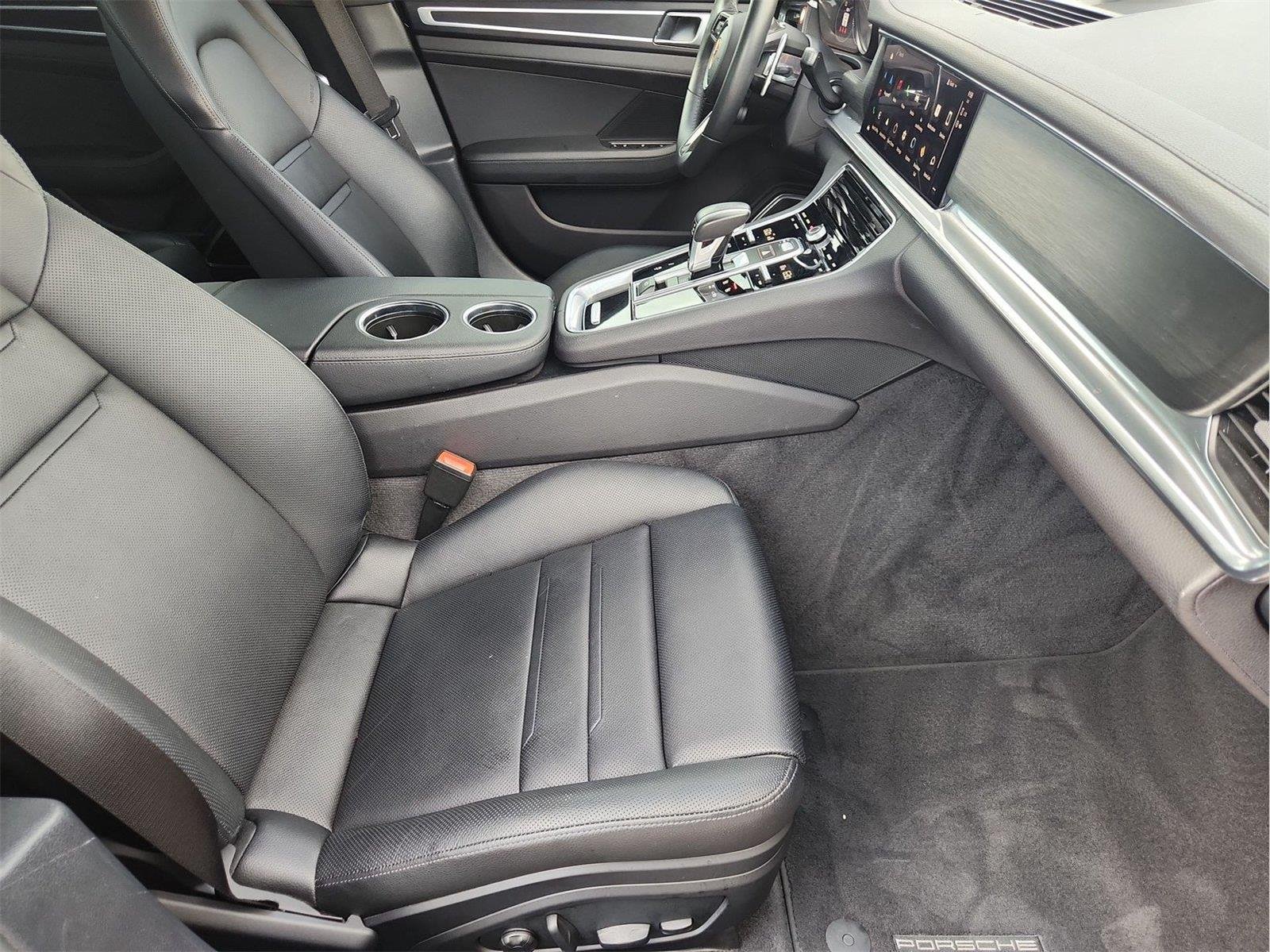 2023 Porsche Panamera photo 28 of 34