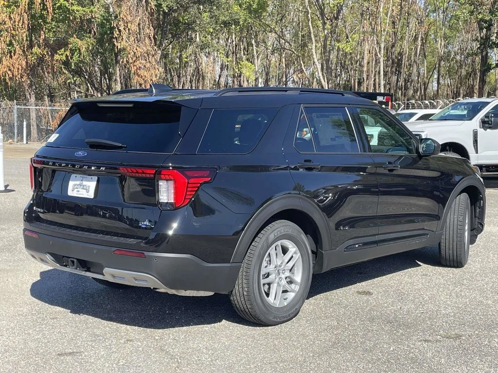 New 2026 Black Ford Active image 3