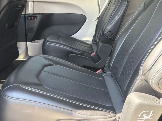 Used 2023 Black Chrysler Touring L image 11