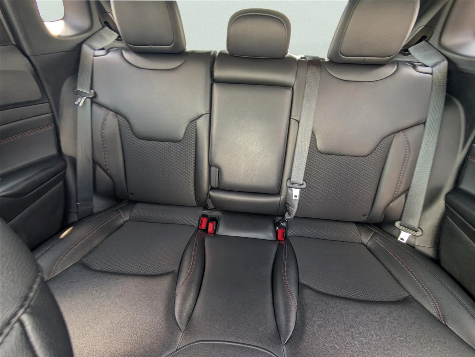 Used 2025 Bright White Clearcoat Jeep Trailhawk image 10