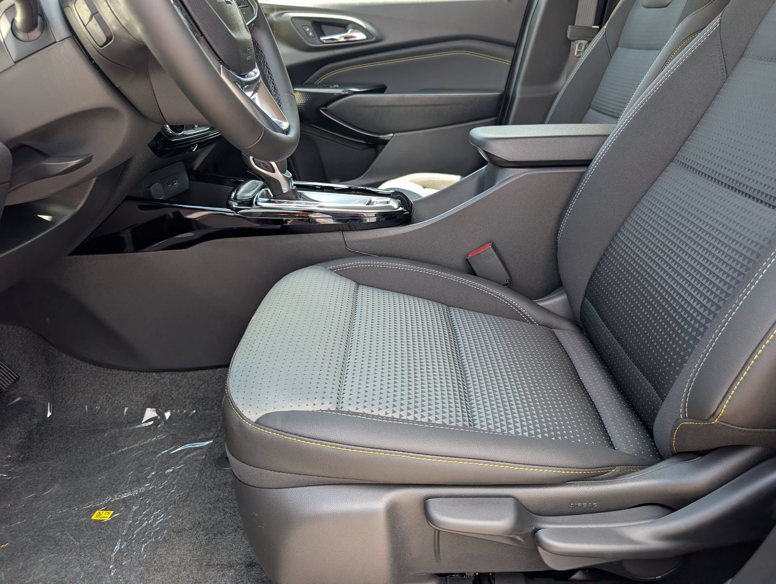 2026 Chevrolet Trax LT - Photo 7