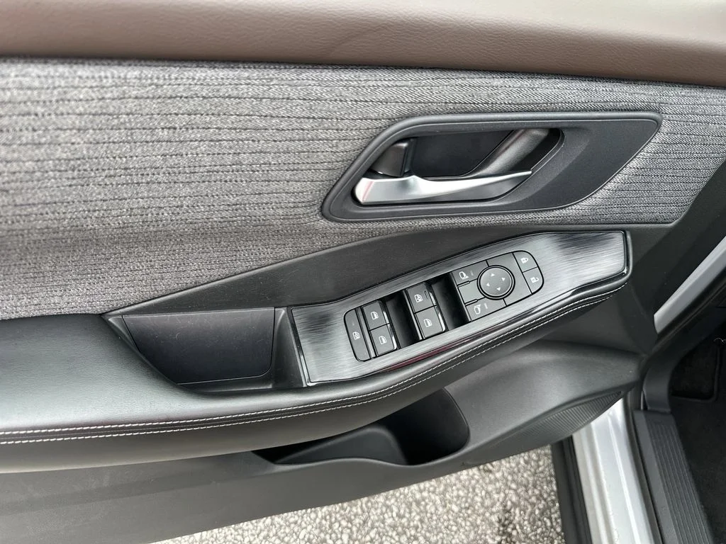 2023 Nissan Rogue SV - Photo 12