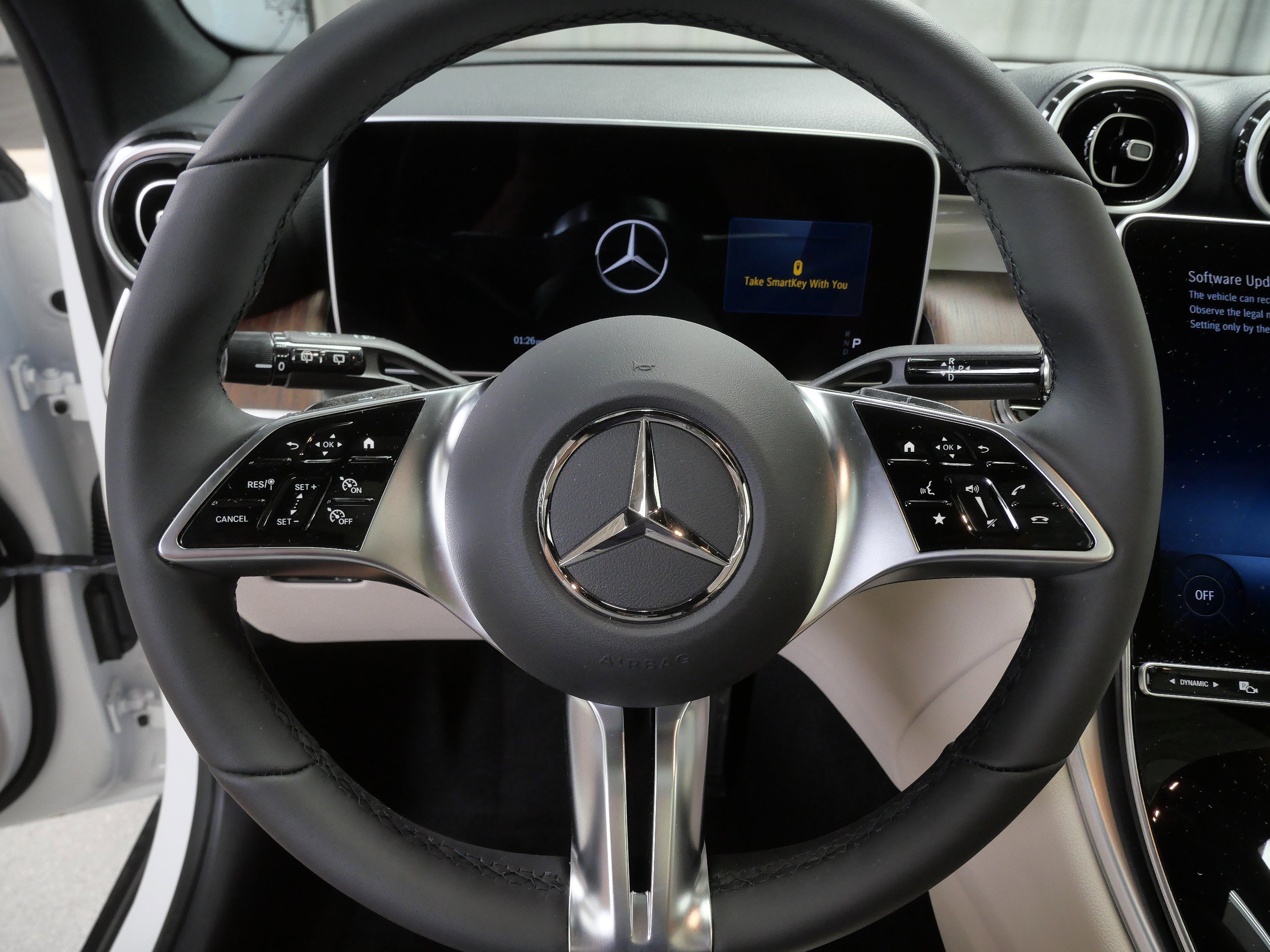 New 2026 Polar White Mercedes-Benz GLC 300 image 12