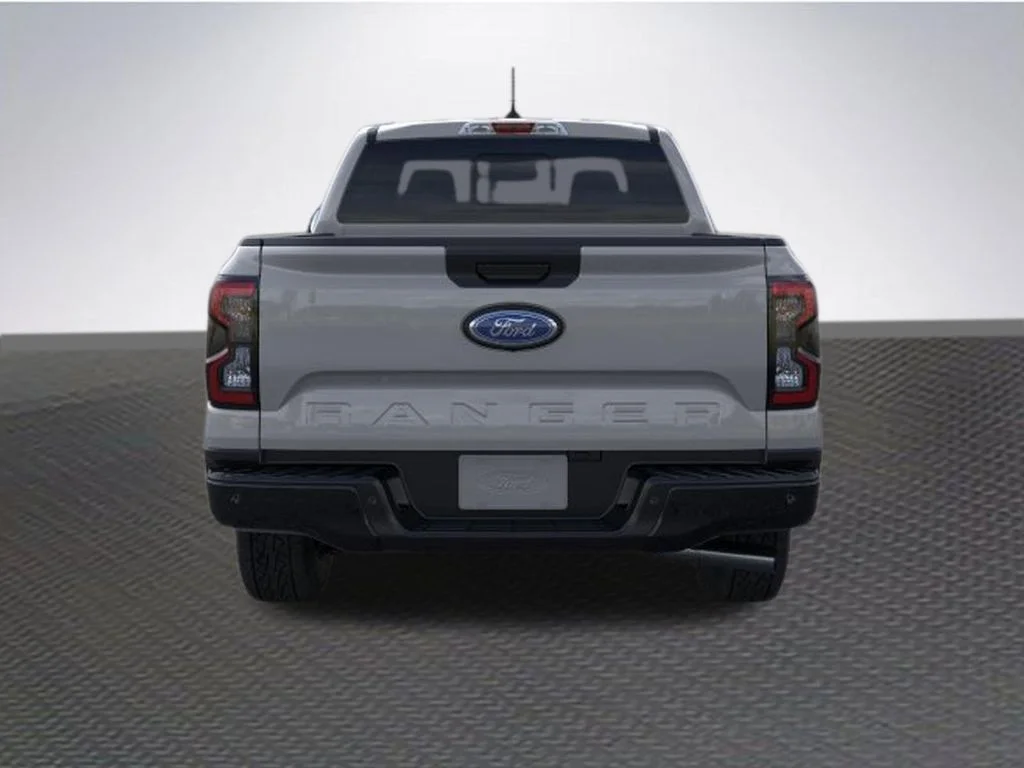 New 2026 Avalanche Ford XLT image 5