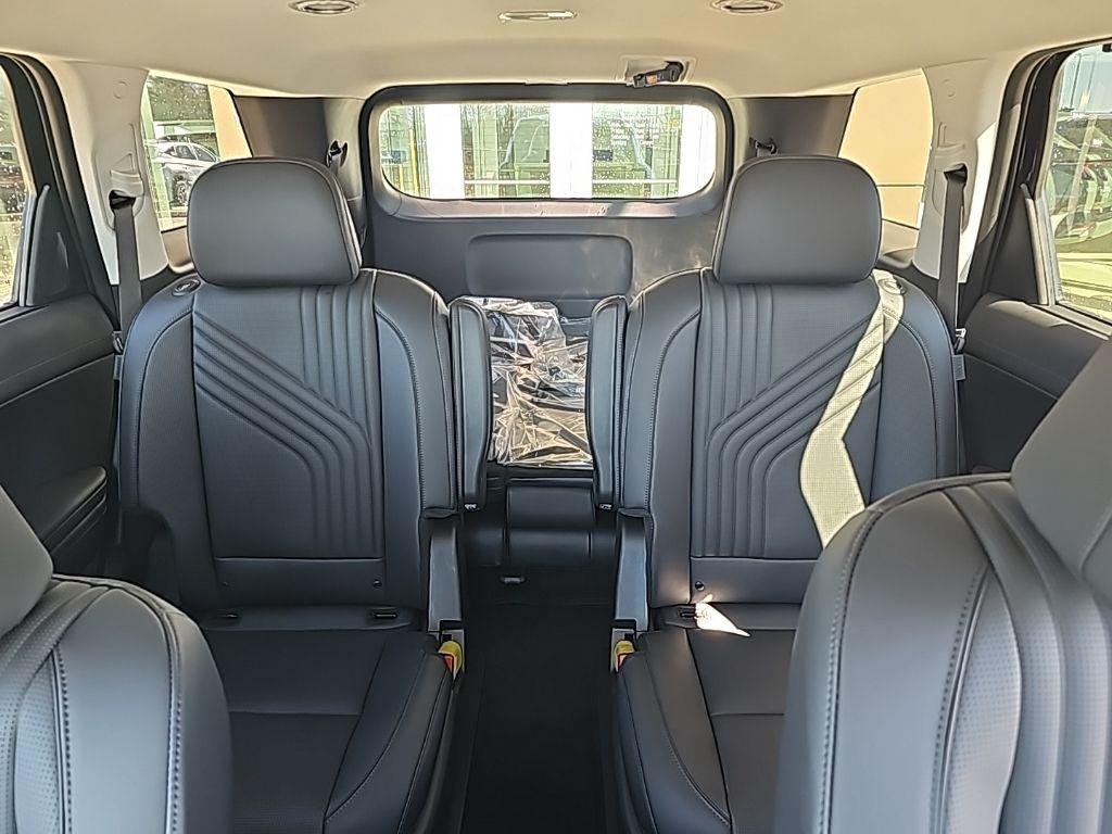 New 2026 Black Hyundai SEL Premium AWD image 31