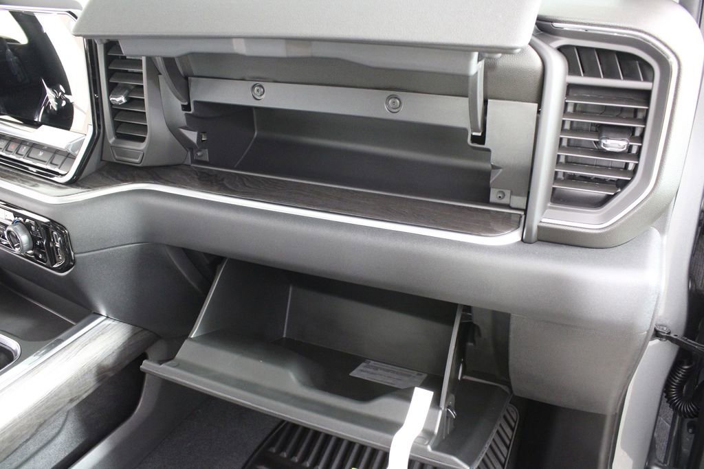 2026 Chevrolet Silverado 1500 LTZ - Photo 19