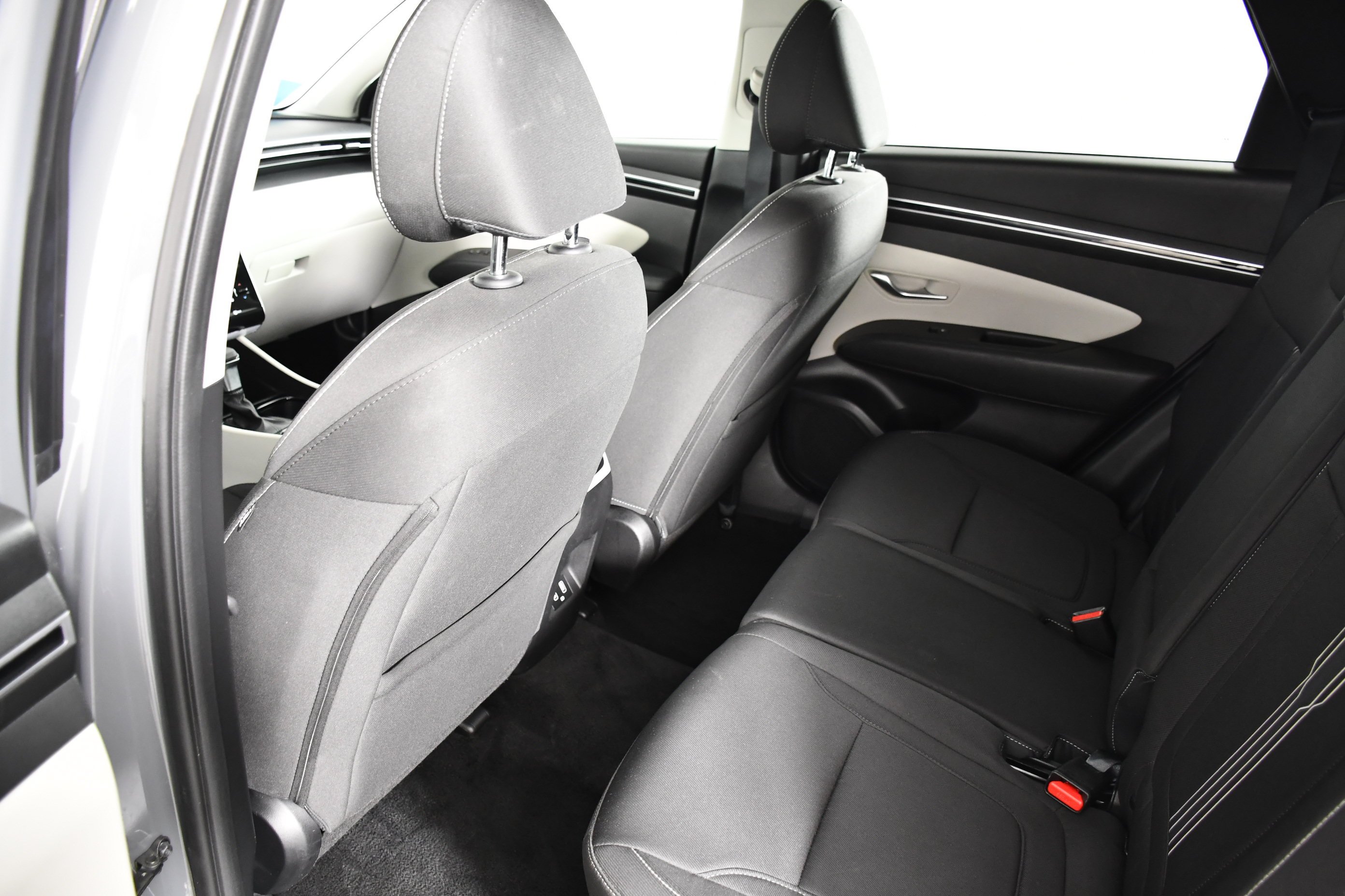 Used 2024 Hampton Gray Hyundai SEL image 29
