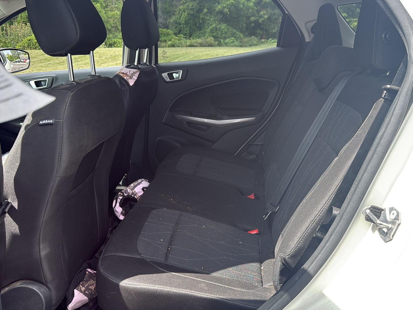Used 2019 Diamond White Ford SE image 12
