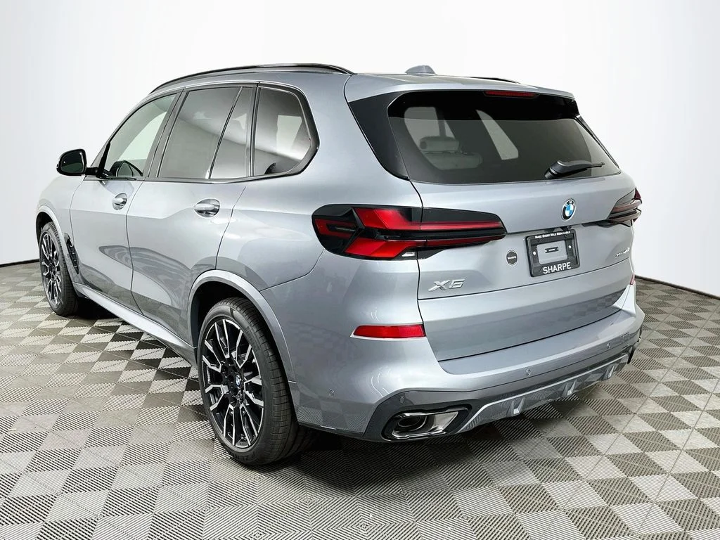 New 2026 Gray Metallic BMW xDrive40i image 7
