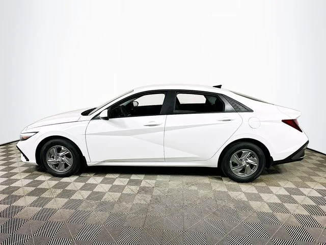New 2026 Hyundai ELANTRA SE