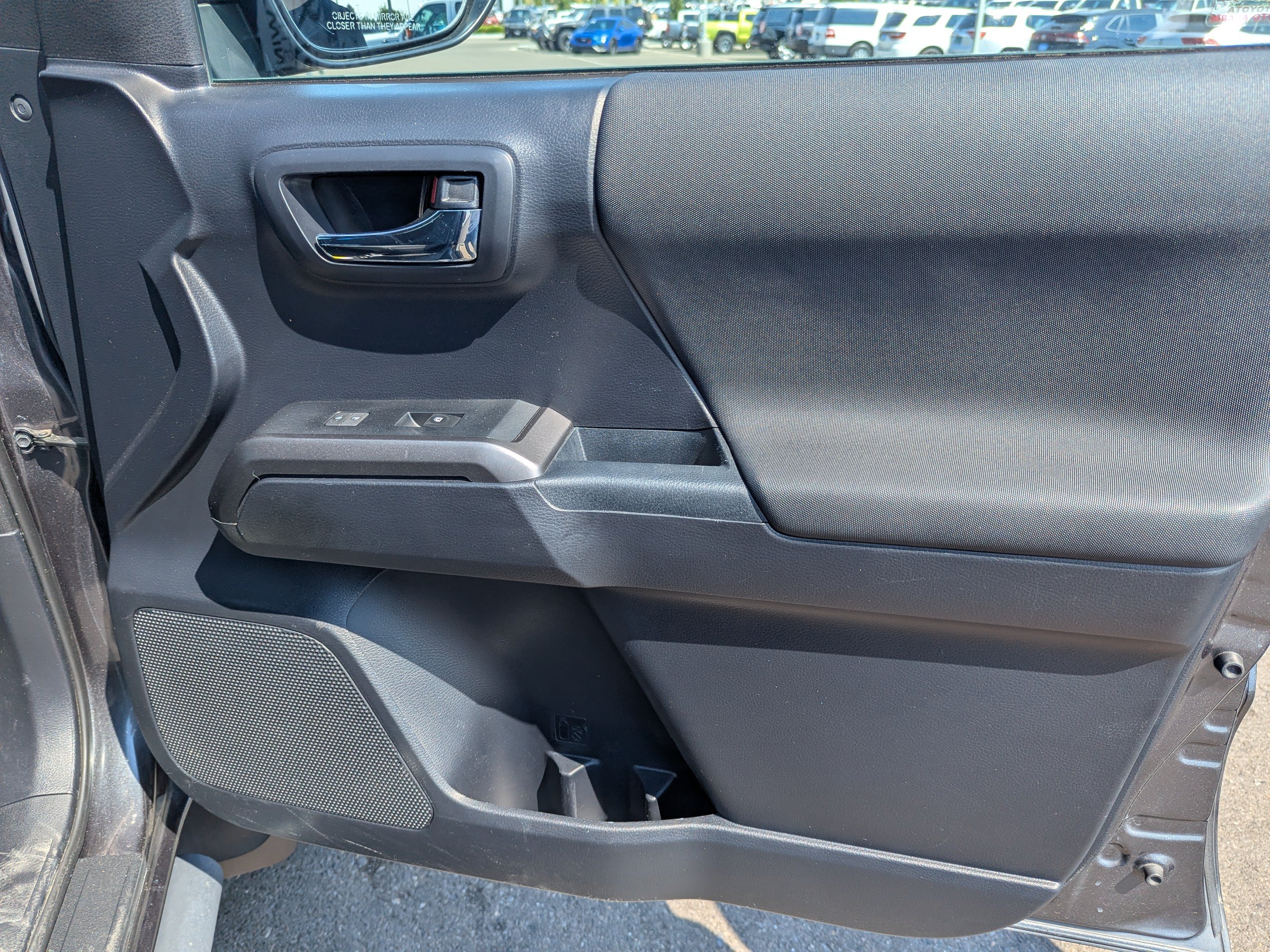 Used 2018  Toyota SR image 35