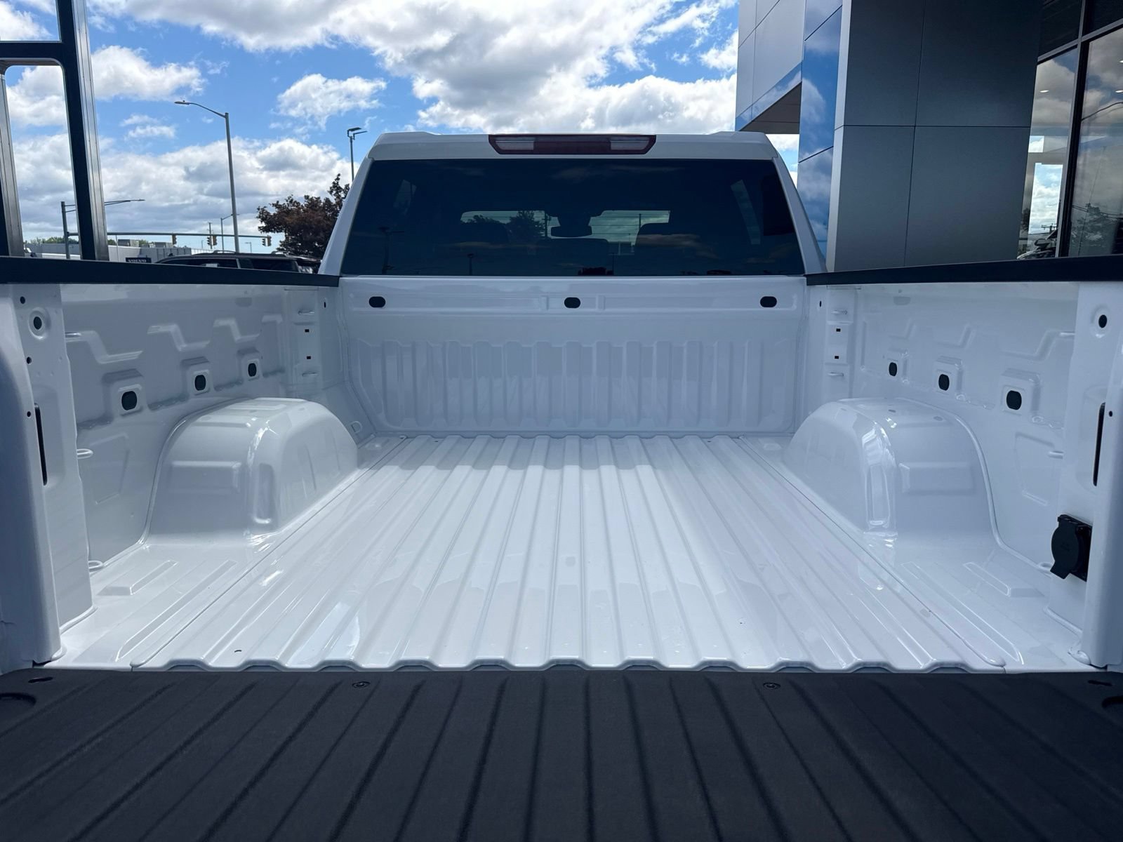 New 2026 Summit White Chevrolet LT (2FL) with Convenience Package - Trailering Package - 20in Grazen Wheels *In Stock* image 11