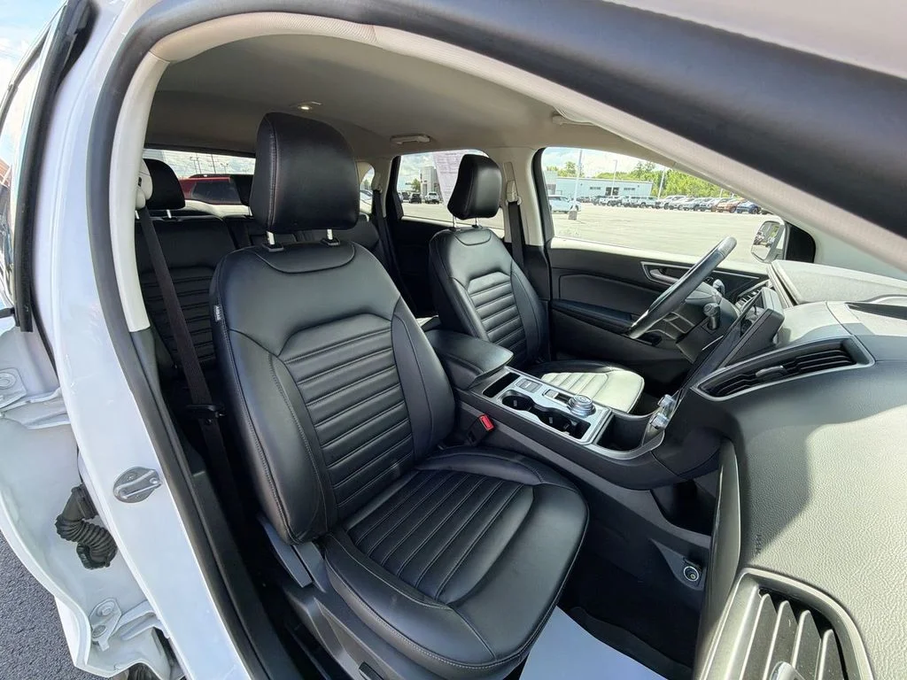 Used 2024 White Ford SEL image 30