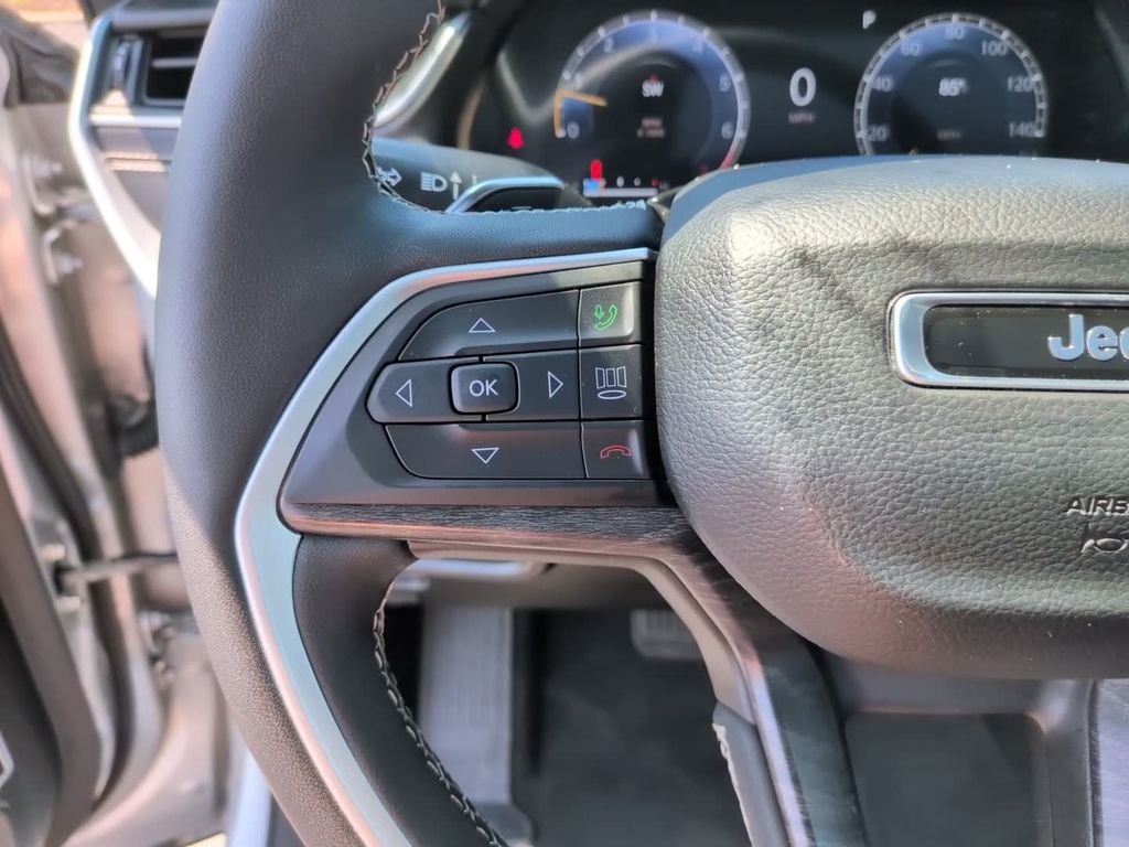 Used 2025 Silver Jeep Limited image 22