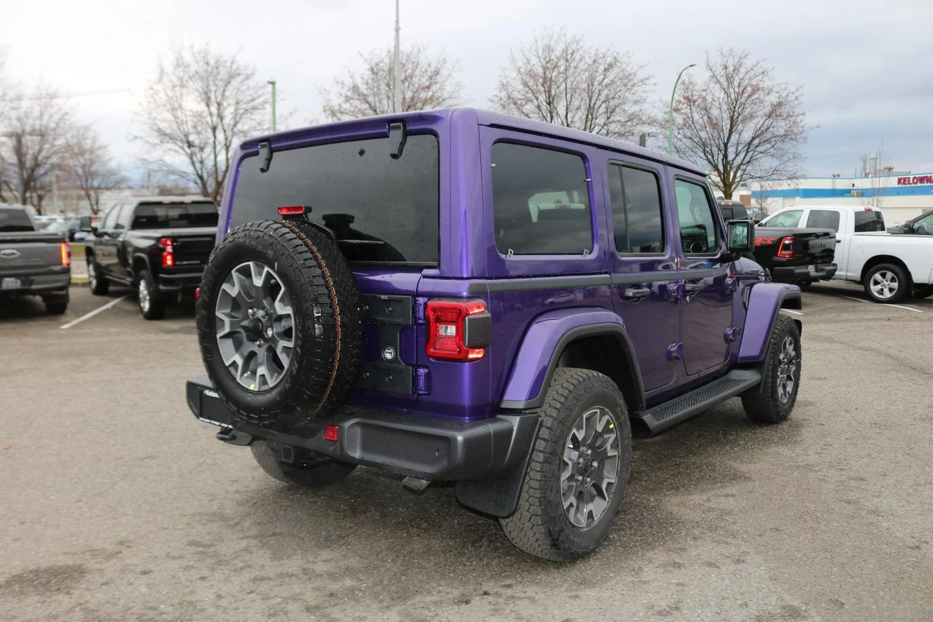 New 2026 reign Jeep Sahara image 5