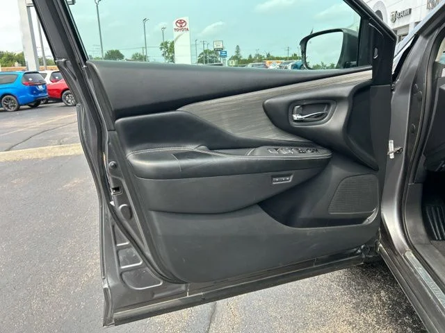 Used 2016 Gray Nissan Platinum image 30