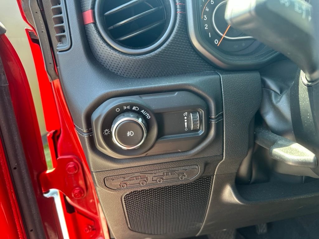 2025 Jeep Wrangler 4-Door Rubicon - Photo 11
