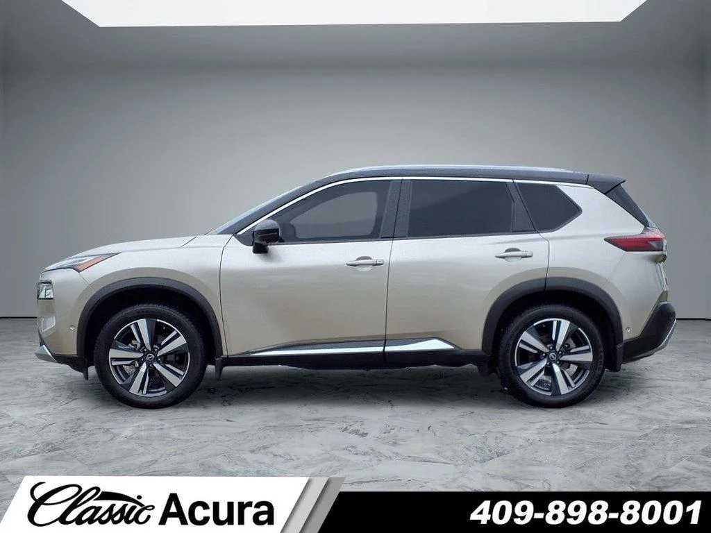 Used 2022 Champagne Silver Metallic Nissan Platinum FWD image 7