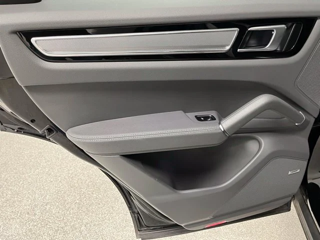 2022 Porsche Cayenne Platinum Edition - Photo 44