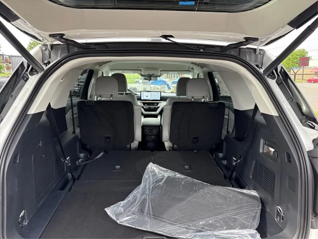 New 2026 Star White Metallic Tri-Coat Ford Active image 34