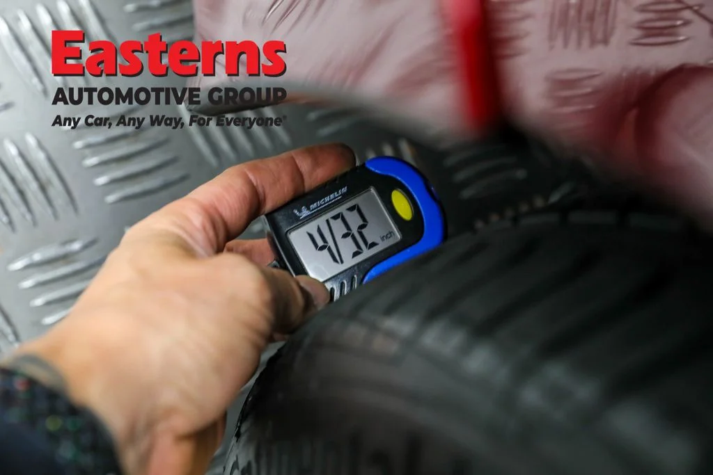 Used 2023 Red Nissan 2.5 SV image 27
